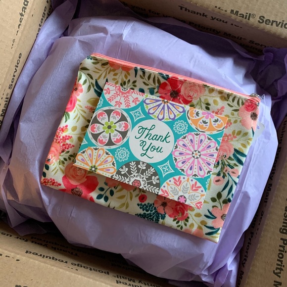 Women’s Clothing Mystery Box – Perfect for Resellers! 5–6 Stylish Pieces - Picture 3 of 6